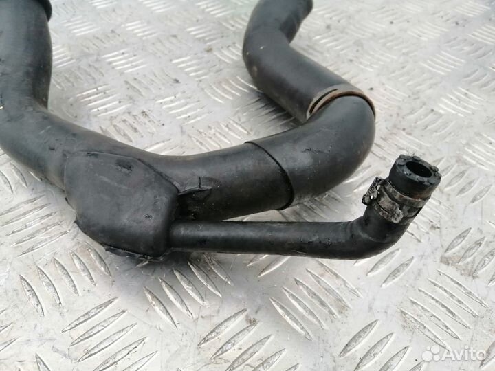 Патрубок радиатора верхний Audi A6 C5 2.4 AKN