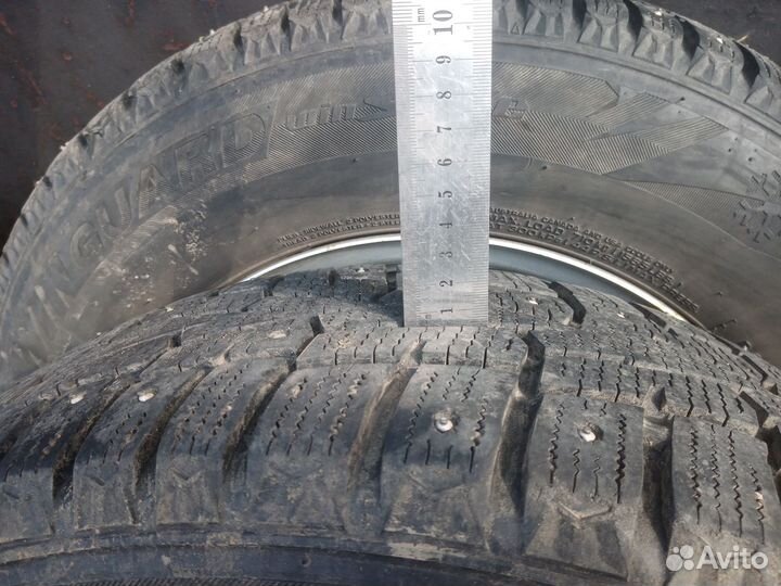 Roadstone Winguard Spike 205/70 R15