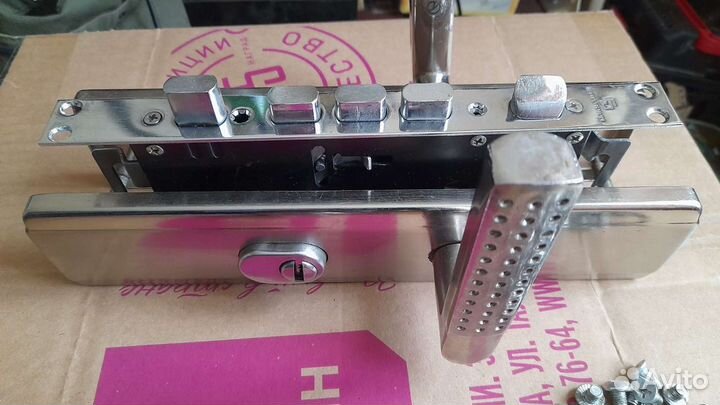 Полный комплект замков на входную дверь