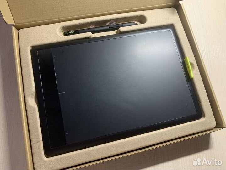Графический планшет Wacom One M (Medium)