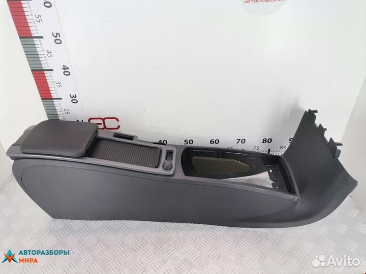 Консоль салона (центральная часть) Volvo C30 2009