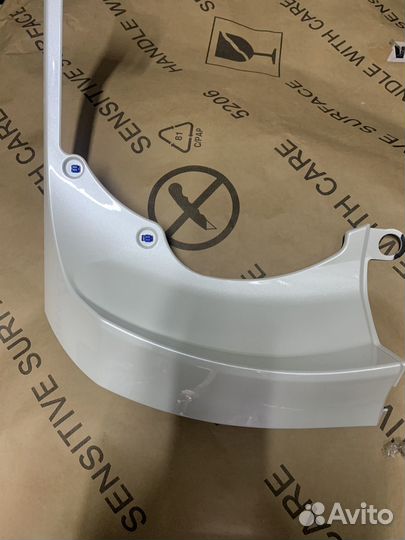 Накладка Toyota 7680442010A1