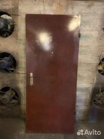 Дверь входная железная