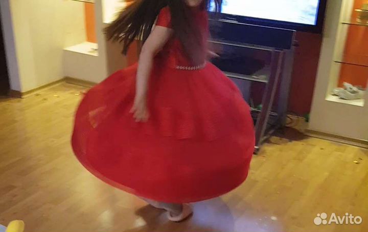 Нарядное платье для девочки