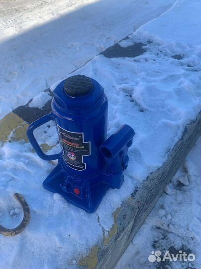 Домкрат гидравлический бутылочный новый 12 тонн