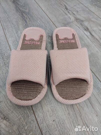 Женские домашние тапочки