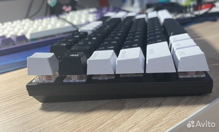 Механическая клавиатура, бело-чёрная, Red switch