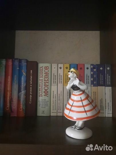 Фарфоровая статуэтка-качалка времен СССР Сплетница