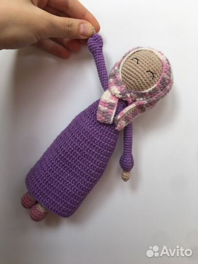 Вязанная кукла в хиджабе