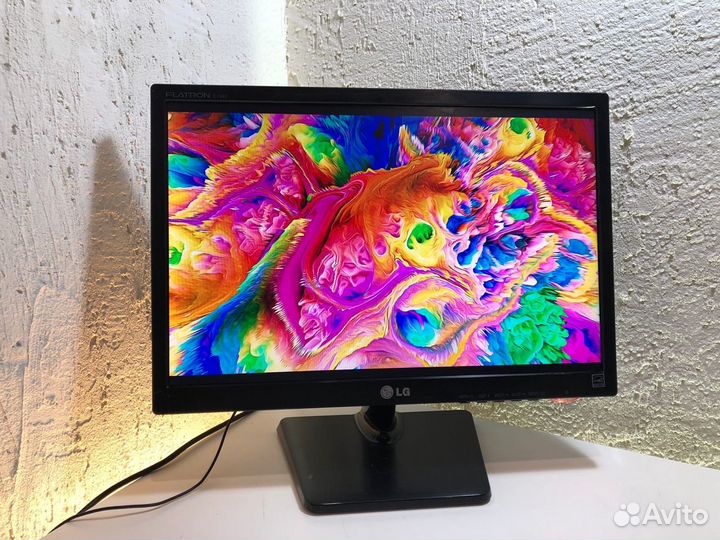 Монитор LG LED / 20 дюймов