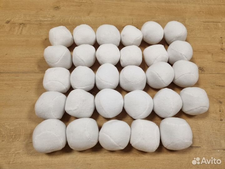 Снежки - реквизит для праздника