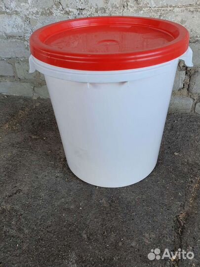 Ведро пластиковое с крышкой 30 литров