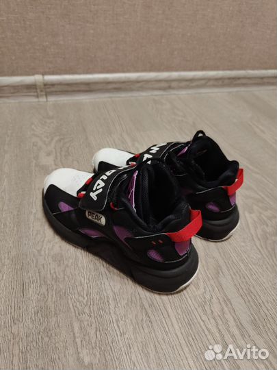 Кроссовки детские