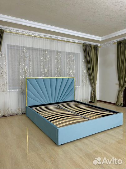 Кровать двухспальная