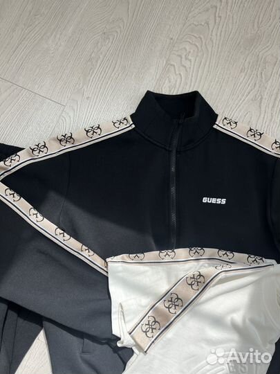 Спортивный костюм женский Guess