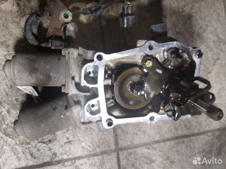 Вал механизма переключения передач Toyota Yaris