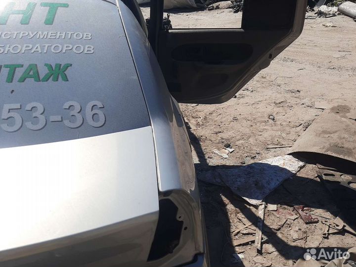 Правая четверть Renault symbol klio