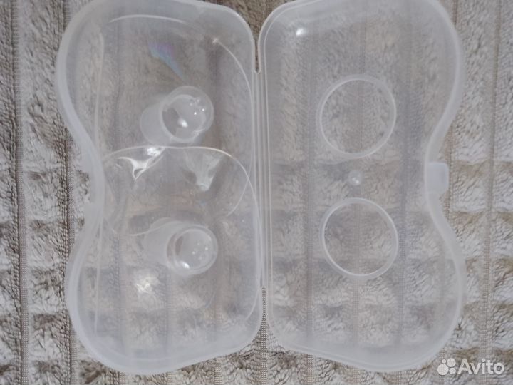 Силиконовая накладка для кормления