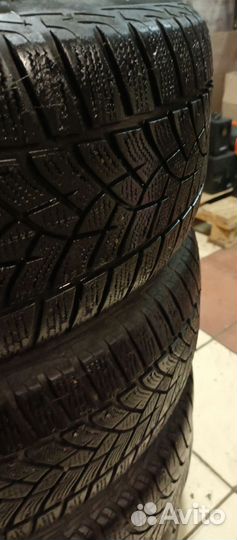 Goodyear UltraGrip 215/55 R17