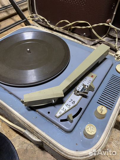 Проигрыватель пластинок Молодежный СССР