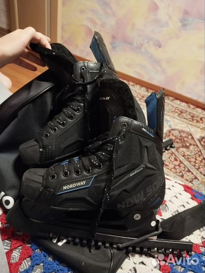 Коньки хоккейные, 39 размер