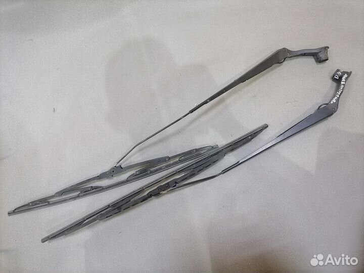 Поводок дворника передний Dodge Intrepid 1998-2004