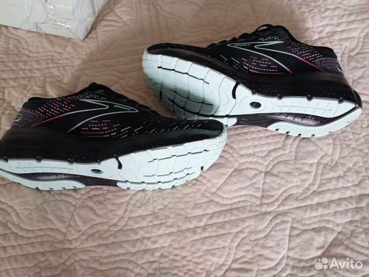 Кроссовки brooks