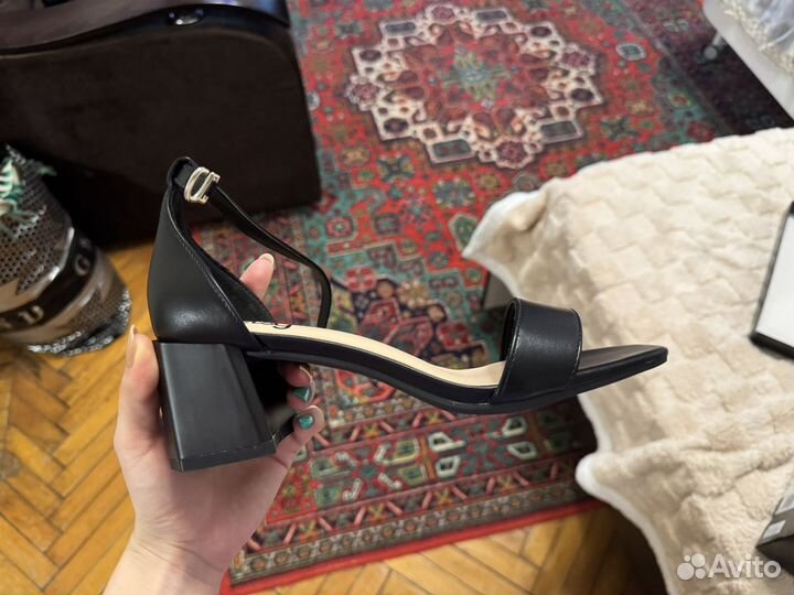 Босоножки женские 37 размер черные новые