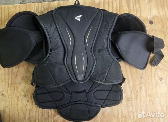 Нагрудник хоккейный s