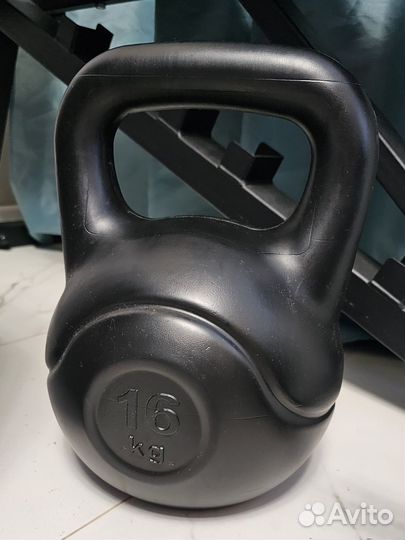 Продаю гирю 16 кг
