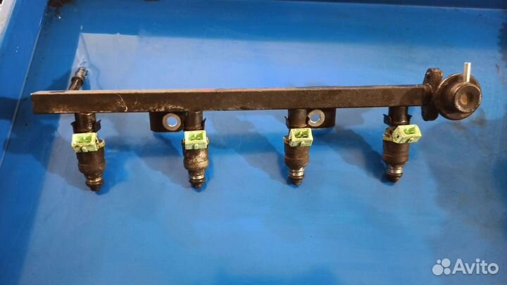 Топливная рампа с форсунками Daewoo Nexia/Chevrole