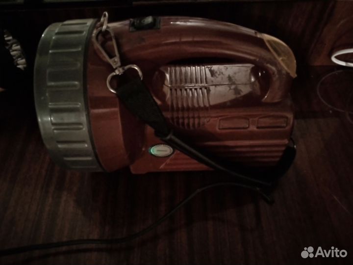 Фонарик аккумуляторный