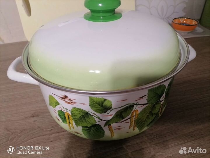 Кастрюля эмалированная новая