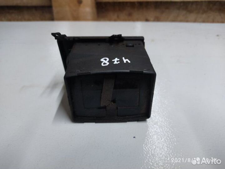 Дефлектор воздушный левый Mercedes-Benz C-Class