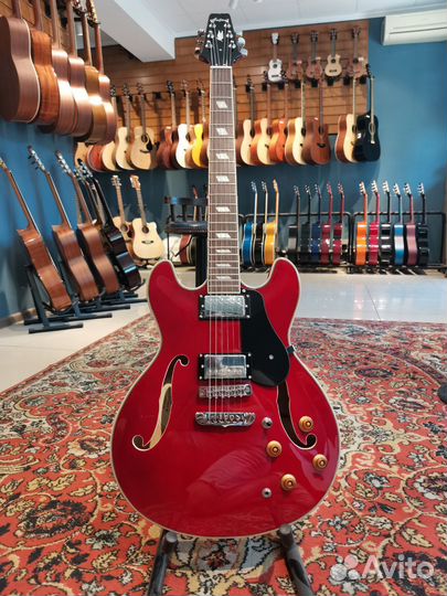 Полуакустическая электрогитара Aria