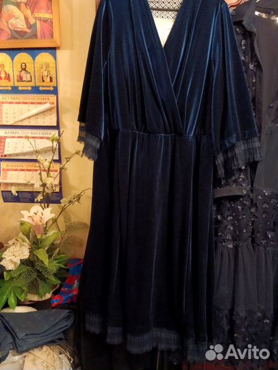 Красивое вечернее длинное платье, бархатное