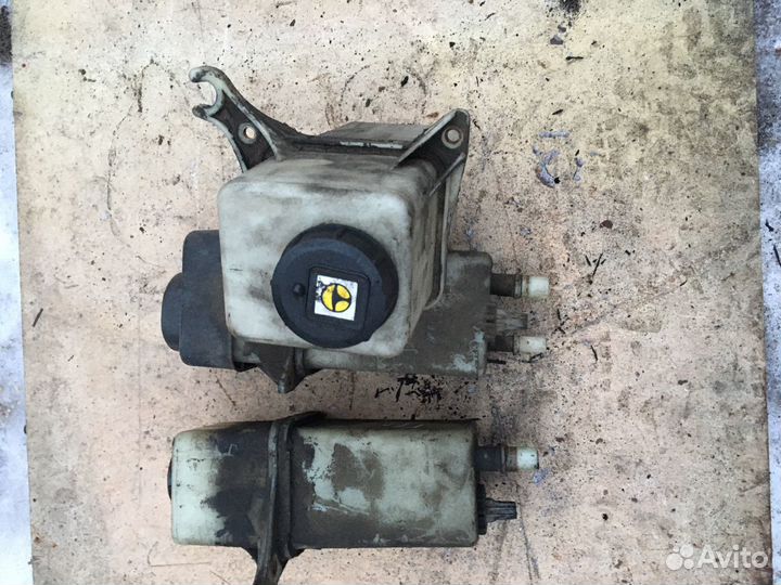 Бочек гидроусилителя Пежо боксёр 3