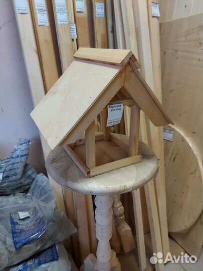 Кормушка, скворечник для птиц