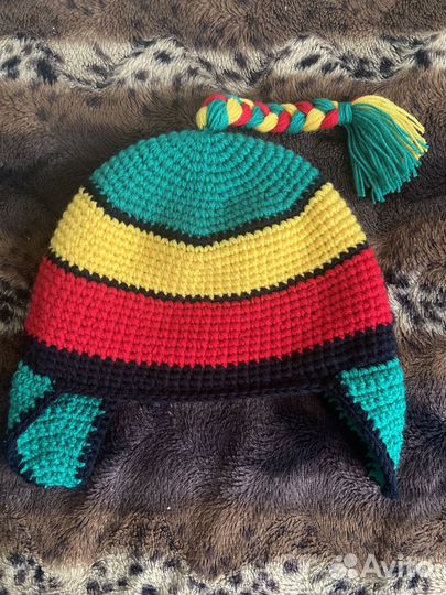 Вязаные шапки ручной работы