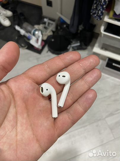 Оригинальные air pods второго поколения, без кейса