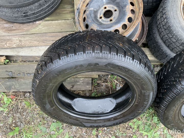 Goodyear Cargo Ultra Grip 235/65 R17