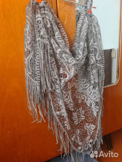 Платок, шаль, палантин б/у