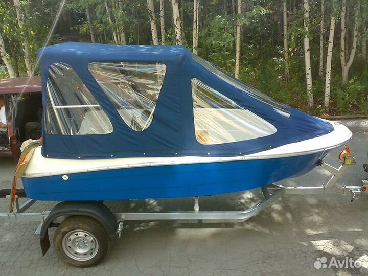 Стеклопластиковая моторная лодка Легант-400 Консол