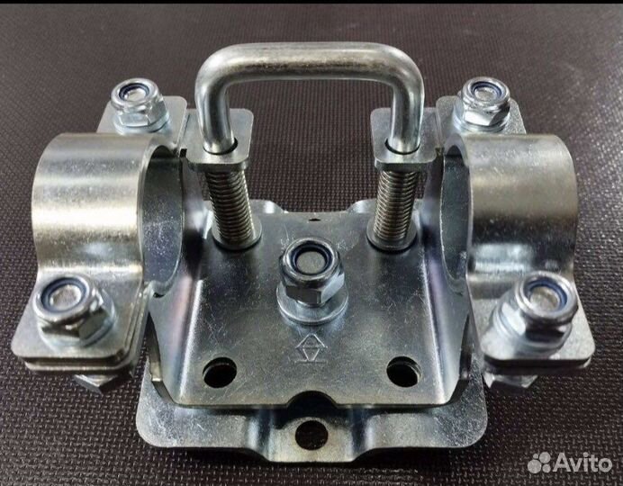 Поворотный хомут для опорного колеса