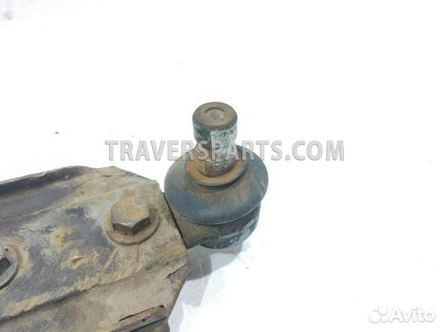 Рычаг передний правый нижний