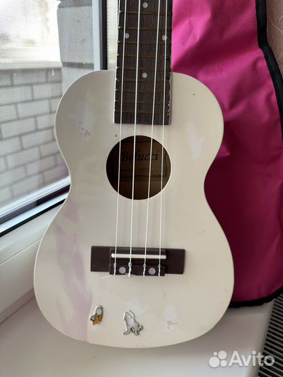 Гитара укулеле