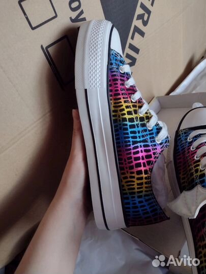 Новые кеды с крыльями