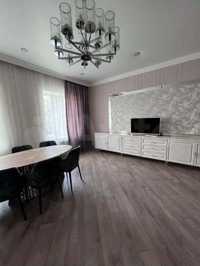 Дом 200 м² на участке 6 сот.