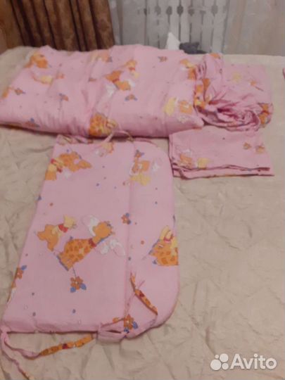 Комплект в детскую кроватку