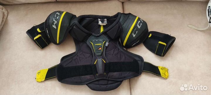 Нагрудник хоккейный ccm jr